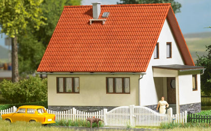 BUS1923 Detached house