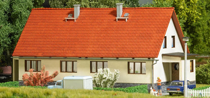 BUS1924 Semi-detached house