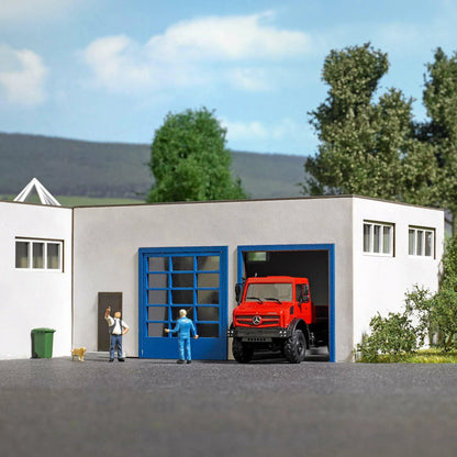 BUS1967 Small vehicle garage