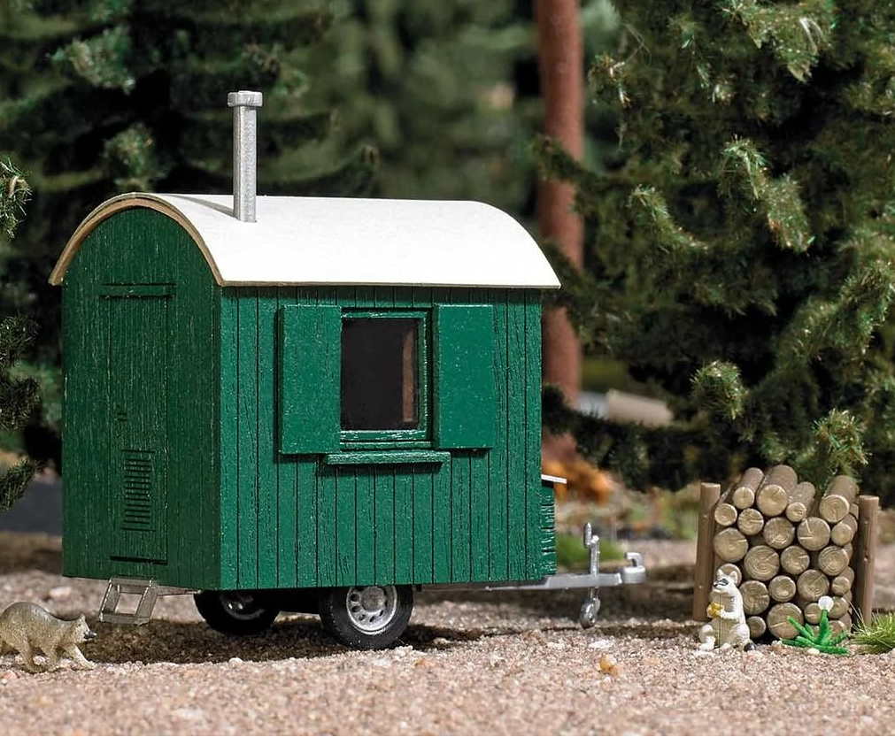 BUS1983 Green Forest trailer