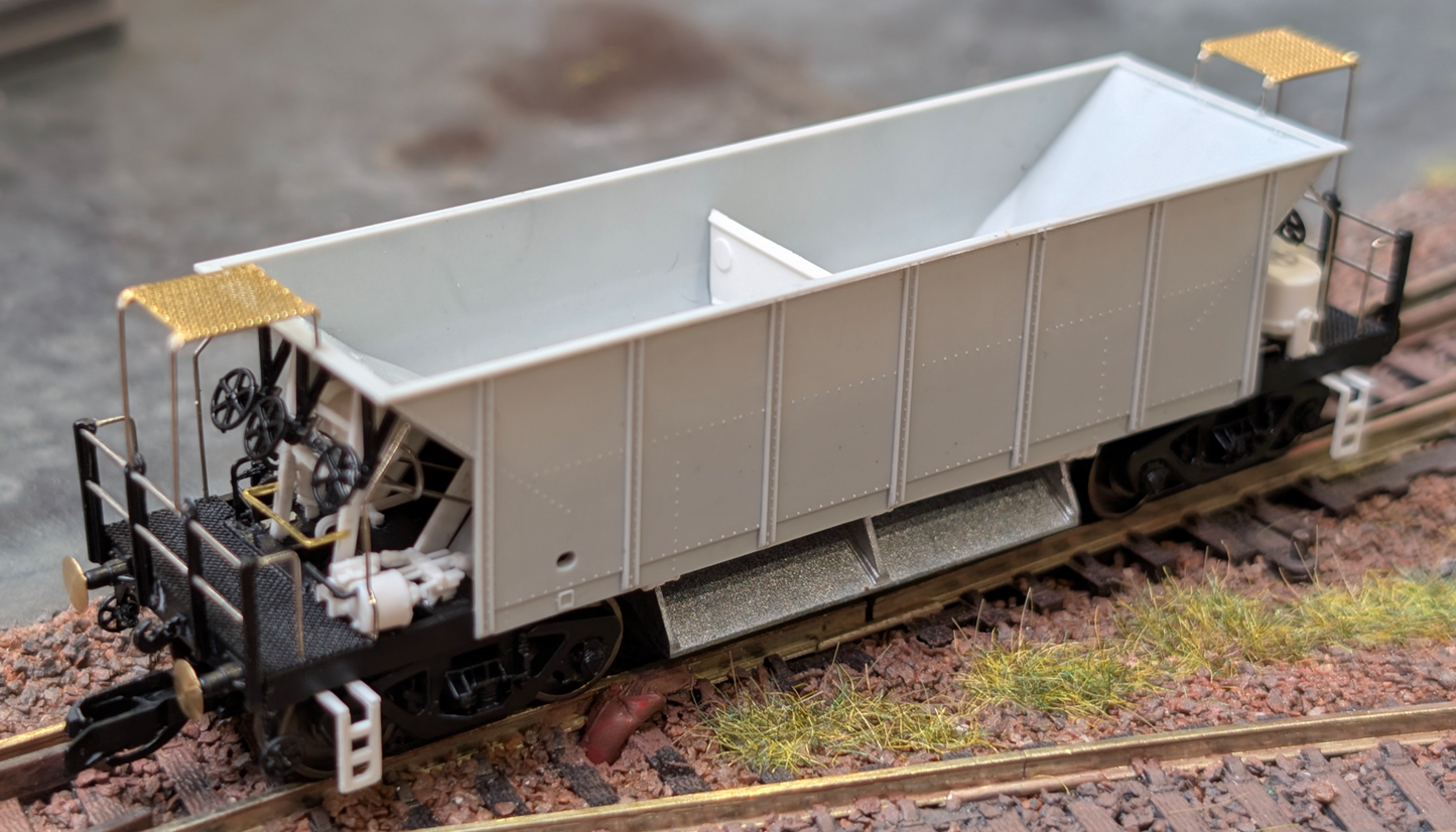 TT6067 YGH 'Sealion' Ballast Hopper Departmental Olive Green Triple Pack