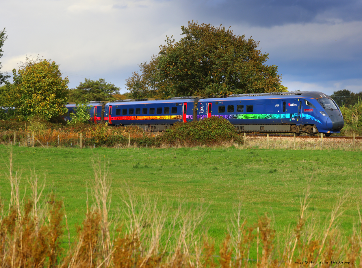 R30470 Class 802 'Paragon' EMU Hull Trains 5 Car Train Pack - 802301 'Amy Johnson'