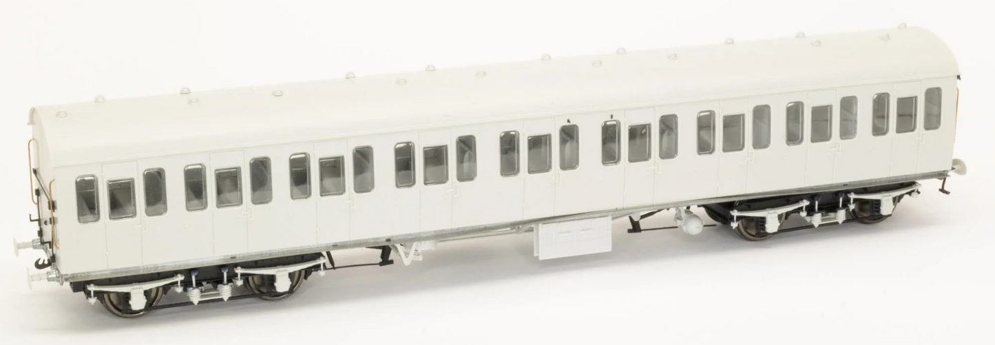 BR Mk1 57' Non-Gangway Coach - C - Plain Maroon M41001