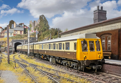 35-500Z Class 117 3 Car DMU Set Number B430 GW 150 Chocolate & Cream (Kernow Model Rail Centre Exclusive)