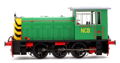 Pre-Owned Class 05 Shunter NCB Green (with Wasp Stripes & Red Detailing) Diesel Locomotive