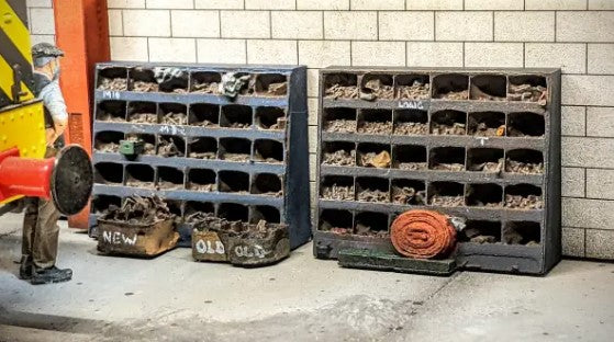 OO Gauge Loco & Diesel Depot - Parts Bins Loco Shed Detailing