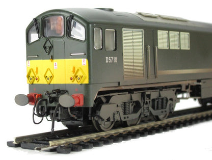 Class 28 Co-Bo BR Green Small Yellow Panels D5704 Diesel Locomotive - DCC Sound & Weathered