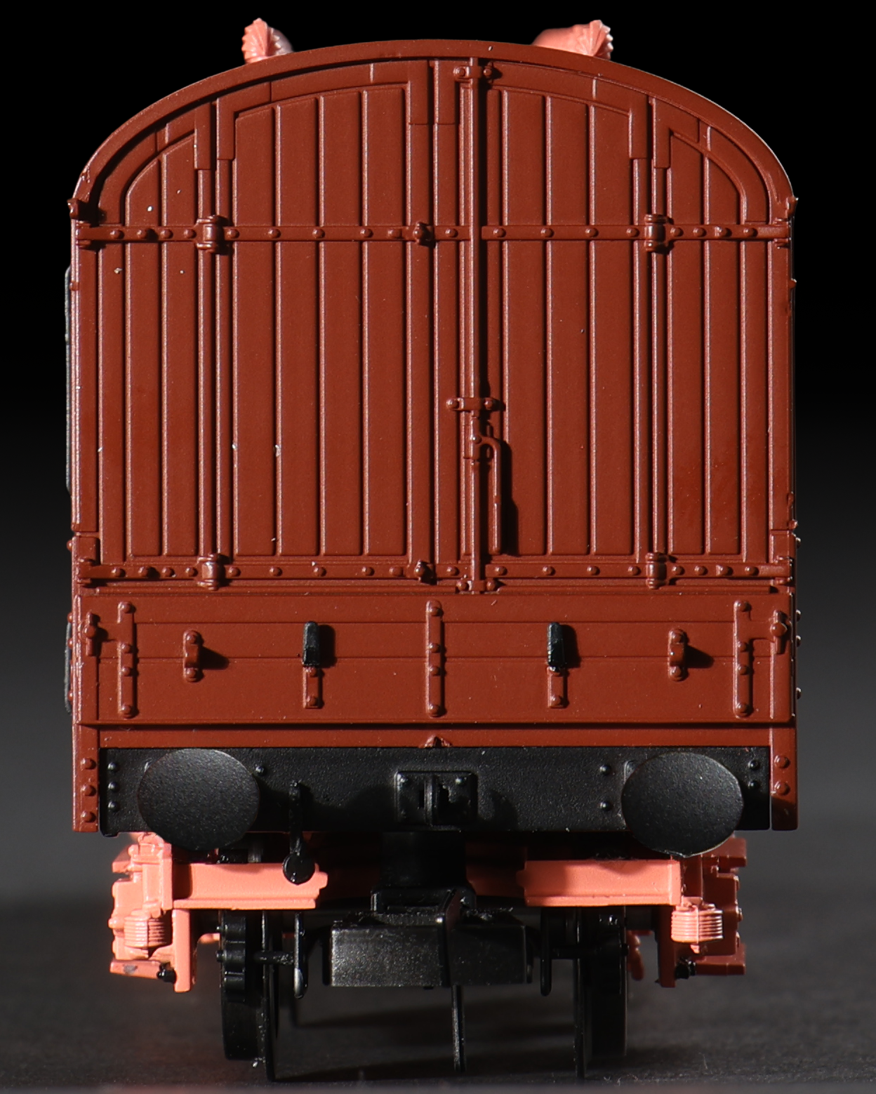 C2026 LMS 42ft GUV Parcels Van BR Blue 'Denparts' ADB97560