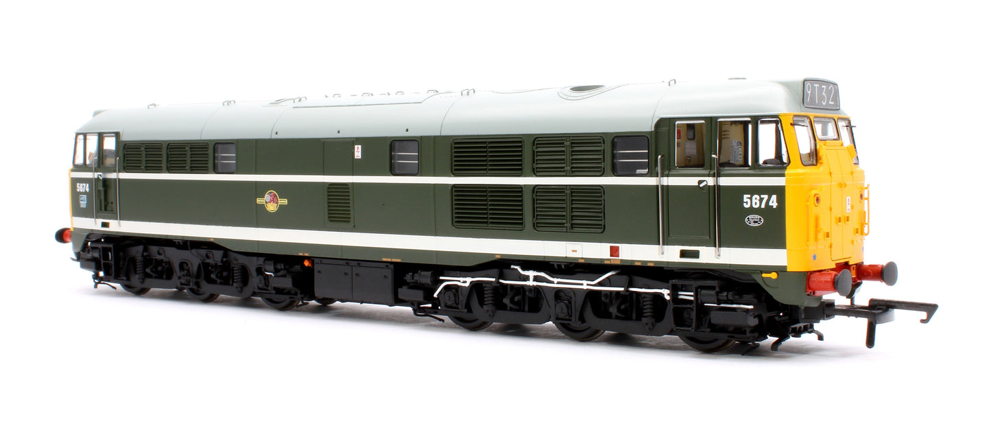 Pre-Owned ACC2740-5674DCC Class 31 No.5674 BR Green (full yellow ends, LU trip cock & tabet catcher recess) Diesel Locomotive (DCC Sound)