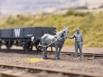 31305-076 OO Gauge - Pets, Wildlife & Livestock - Shunting Pony and Shunter