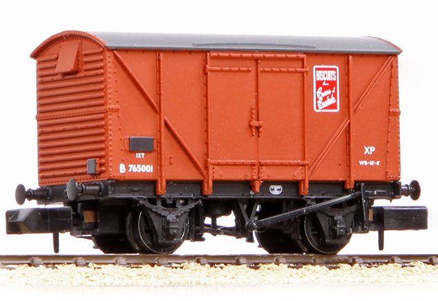 373-753 BR 12T Ventilated Van Plywood Sides BR Bauxite (Early) 'Carrs Biscuits' No.B765001
