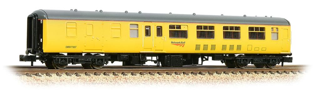 BR Mk2A BSO Brake Second Open Network Rail Yellow No.DB977337