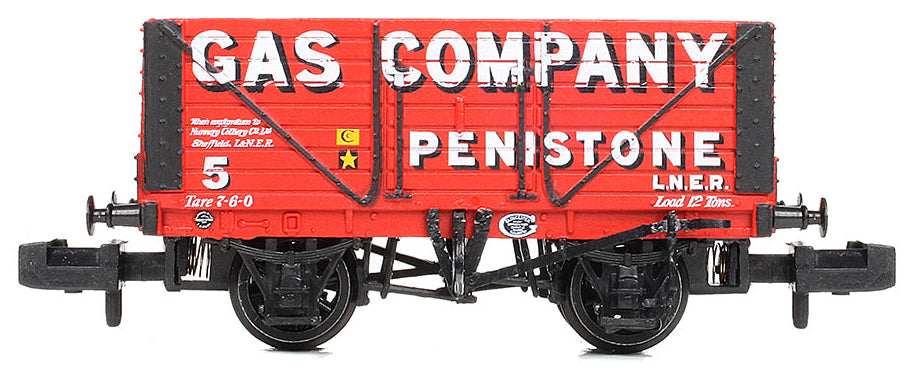 377-156 8 Plank Wagon Fixed Ends 'Gas Company Penistone' Red No.5