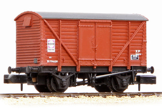 377-628C BR 12T Ventilated Van with Plywood Doors BR Bauxite (Late) 'BOCM Animal Feeds' No.B774629