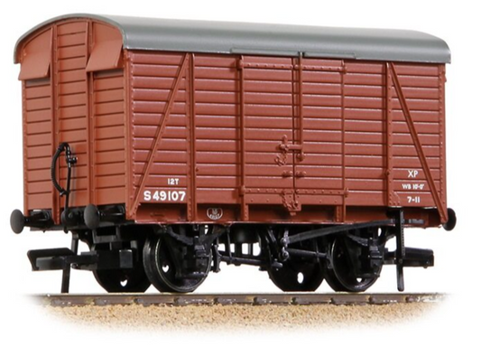 SR 12T Even Planked Ventilated Van BR Bauxite (Early) No.S49107