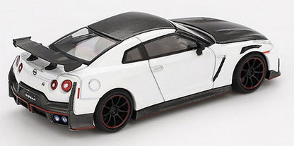 MGT01045-R Nissan GT-R Nismo 2024 Brilliant White Pearl (RHD)