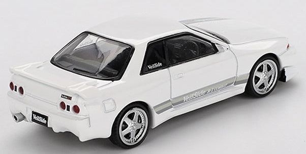 MGT01066-R Nissan Skyline GT-R (R32) VeilSide Combat C-I White (RHD)