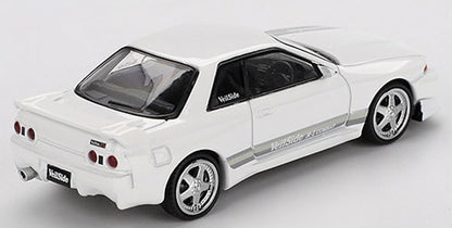 MGT01066-R Nissan Skyline GT-R (R32) VeilSide Combat C-I White (RHD)