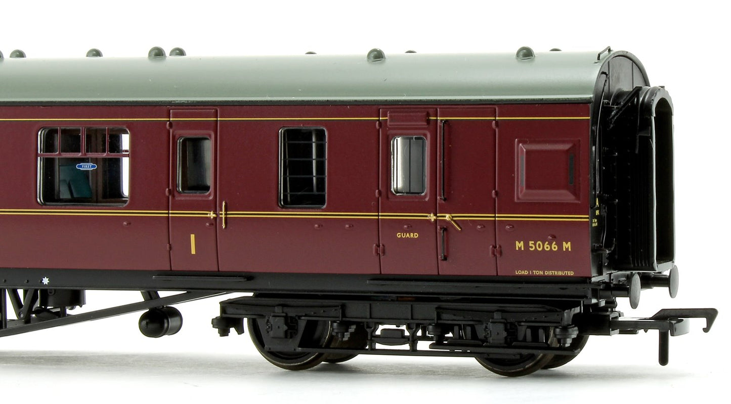 Pre-Owned LMS 60 ft Porthole Corridor Brake 1st BR Maroon Coach M5066M