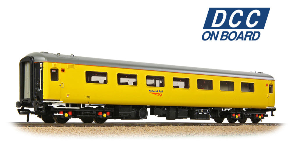 Bachmann 39-689DC BR Mk2F ex-RFB Staff Coach Network Rail – Rails