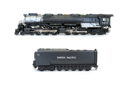 Pre-Owned Union Pacific Challenger - Road #3975 Steam Locomotive - - DCC Sound