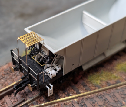TT6065 YGH 'Sealion' Ballast Hopper Departmental Olive Green 982792
