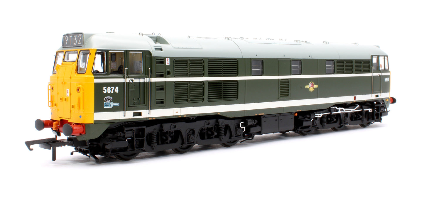Pre-Owned ACC2740-5674DCC Class 31 No.5674 BR Green (full yellow ends, LU trip cock & tabet catcher recess) Diesel Locomotive (DCC Sound)