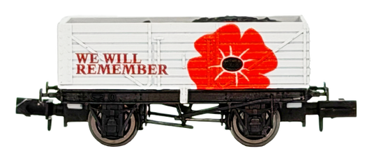 2F-071-139 7 Plank We Will Remember Poppy - Weathered