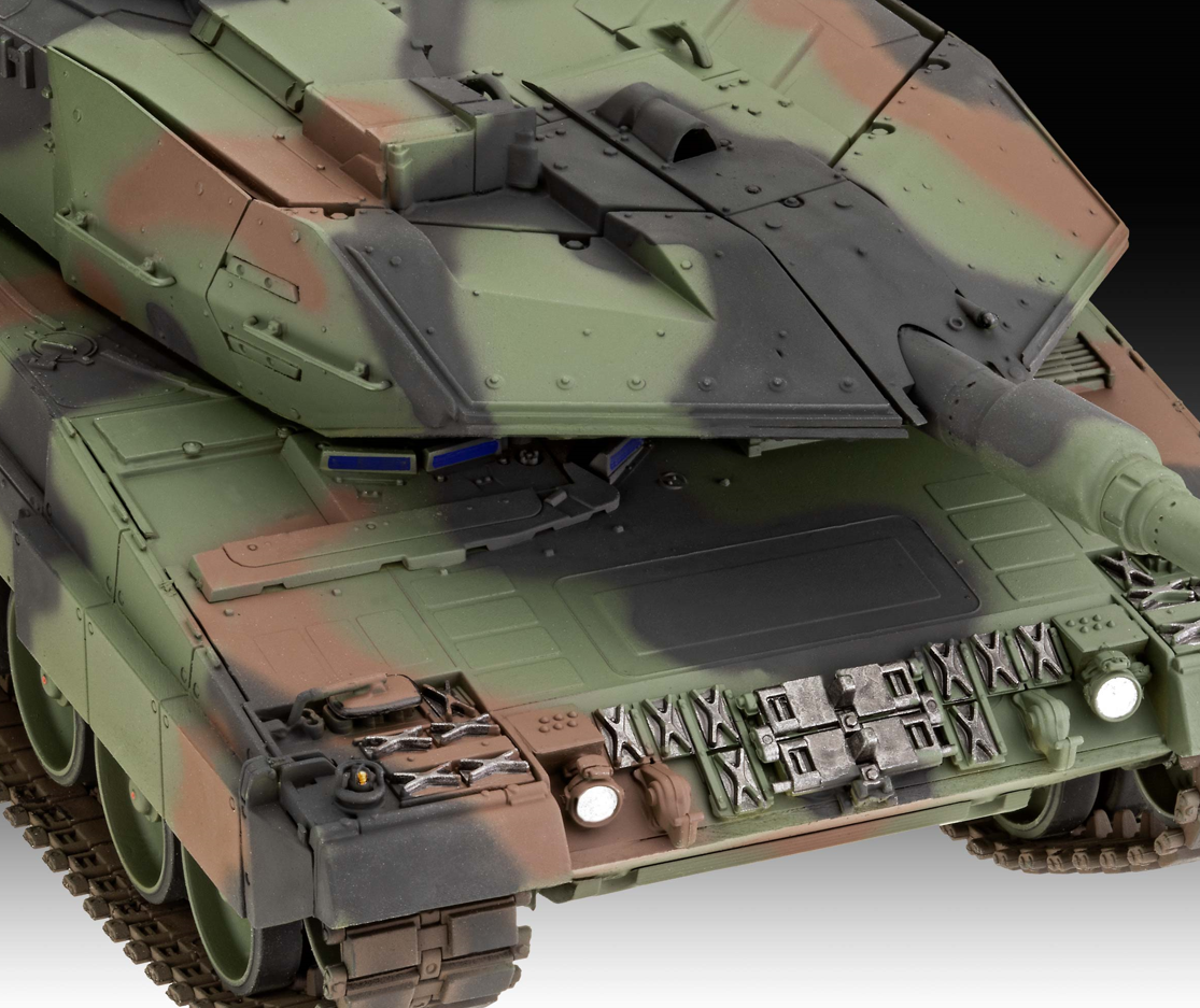 German Leopard 2 A6M+ (1:35 Scale) Model Kit