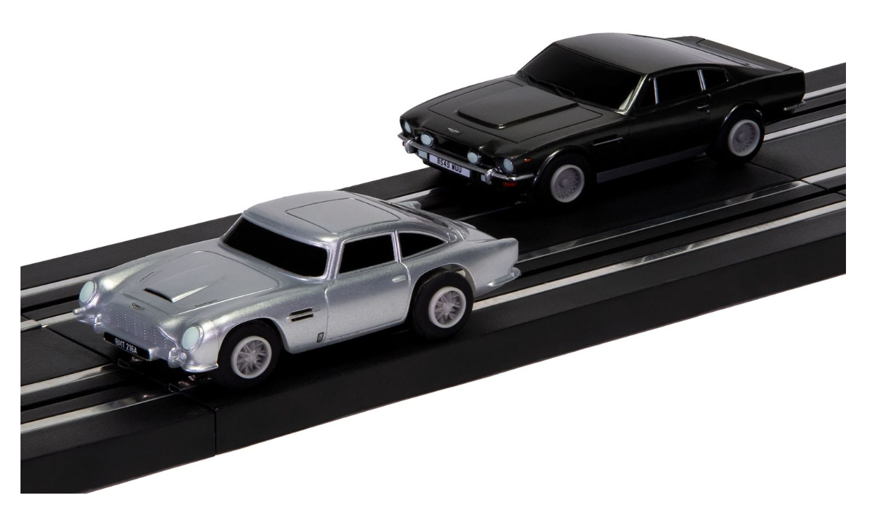 Micro Scalextric James Bond 007 Race Set - Aston Martin DB5 vs V8