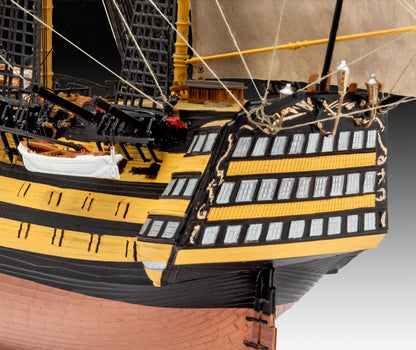 HMS Victory Battle Of Trafalgar Gift Set (1:225 Scale) Model Kit