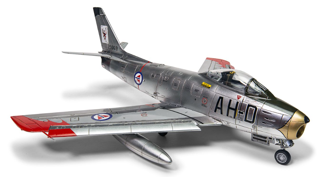 North American F-86F-40 Sabre Model Kit