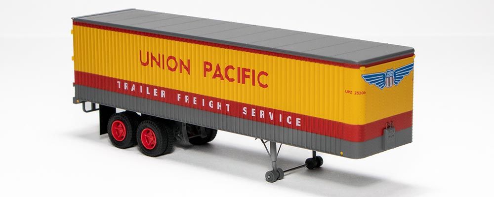 HO 35' Fruehauf Integral-Post Volume Van - Union Pacific - Trailer #3