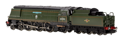 Battle of Britain ‘Winston Churchill’ 34051 BR Green Late Crest