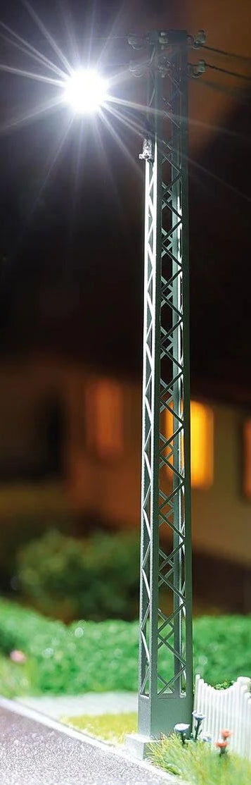 BUS4186 Lamp with lattice mast