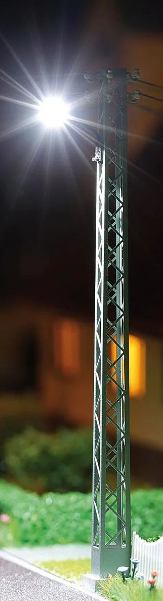 BUS4187 Lamp with lattice mast