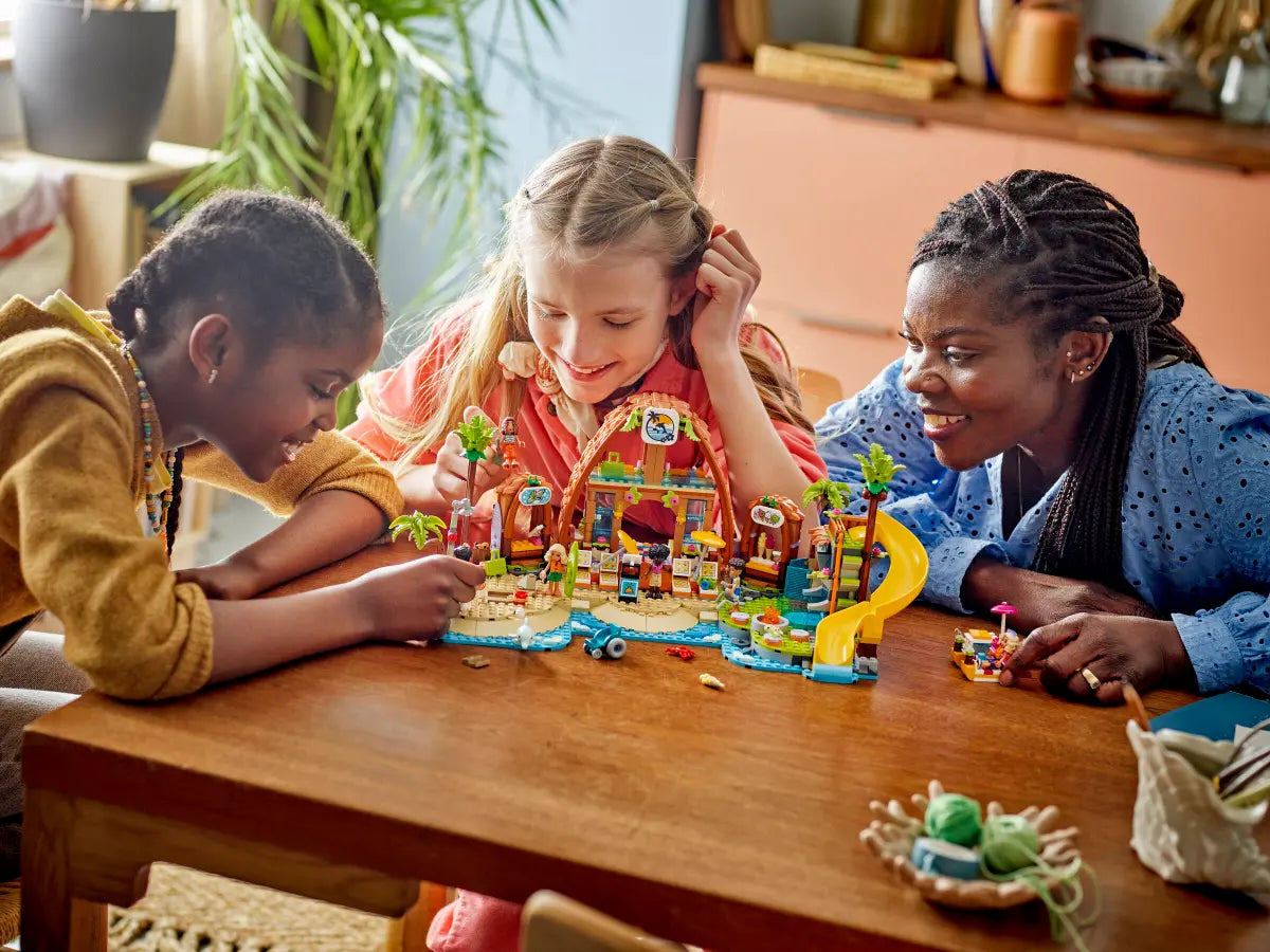 42673 Lego Friends Family Vacation Beach Resort - 42673
