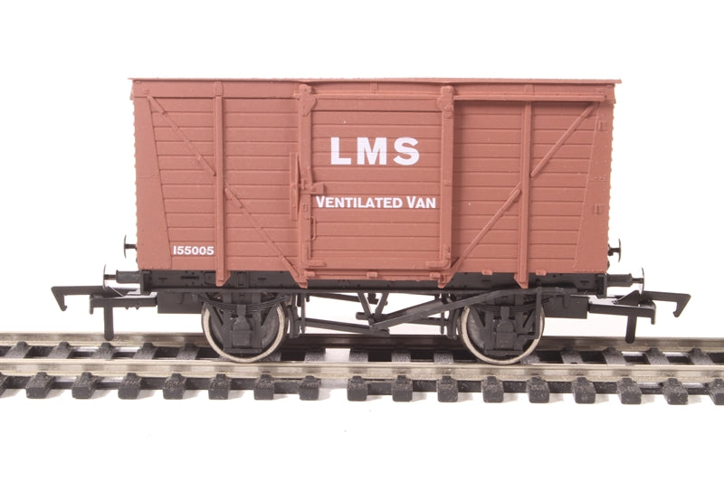 4F-011-017 Ventilated Van LMS Bauxite 155005