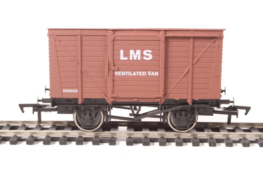 4F-011-017 Ventilated Van LMS Bauxite 155005