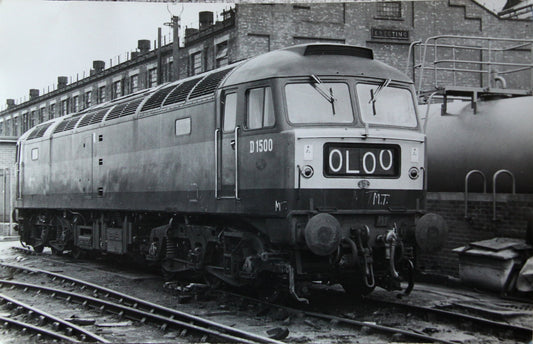 Class 47 BR Two Tone Green No.D1500 Diesel Locomotive - DCC Sound