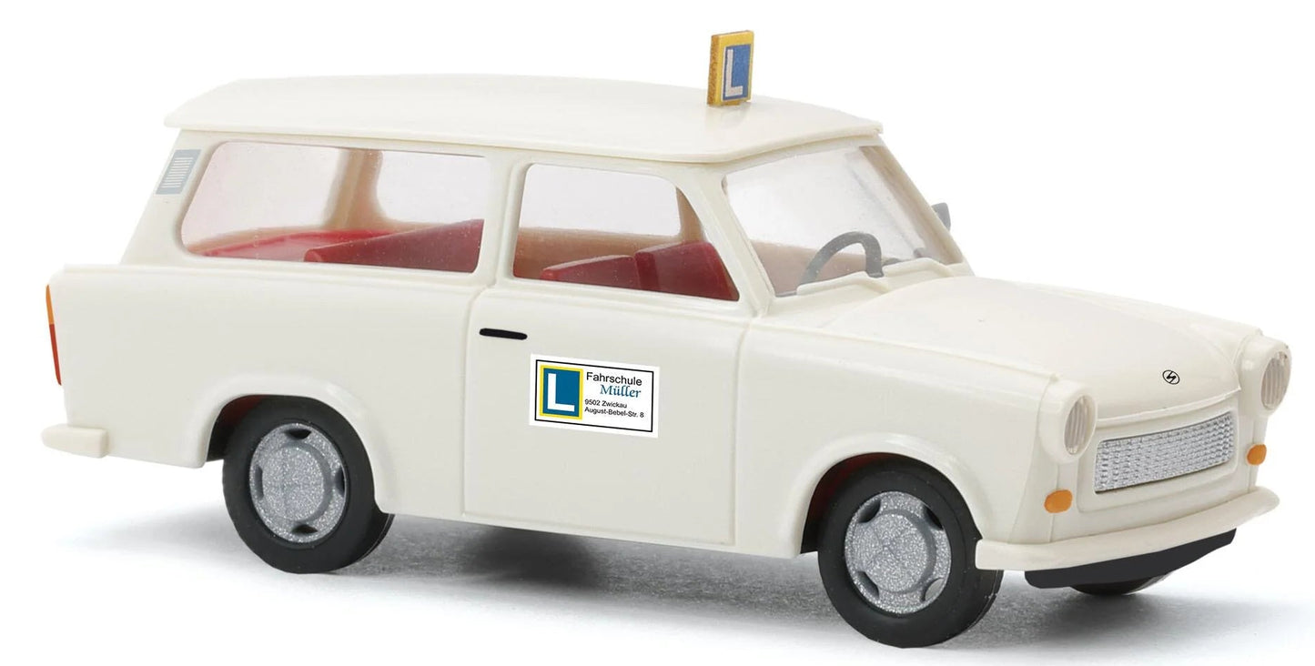 BUS53215 Trabant P601 Combi, driving school