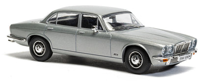 Screen Stars - Ford Capri Mk2 2.0S Diamond White, Jaguar XJ6 Series 2 Silver