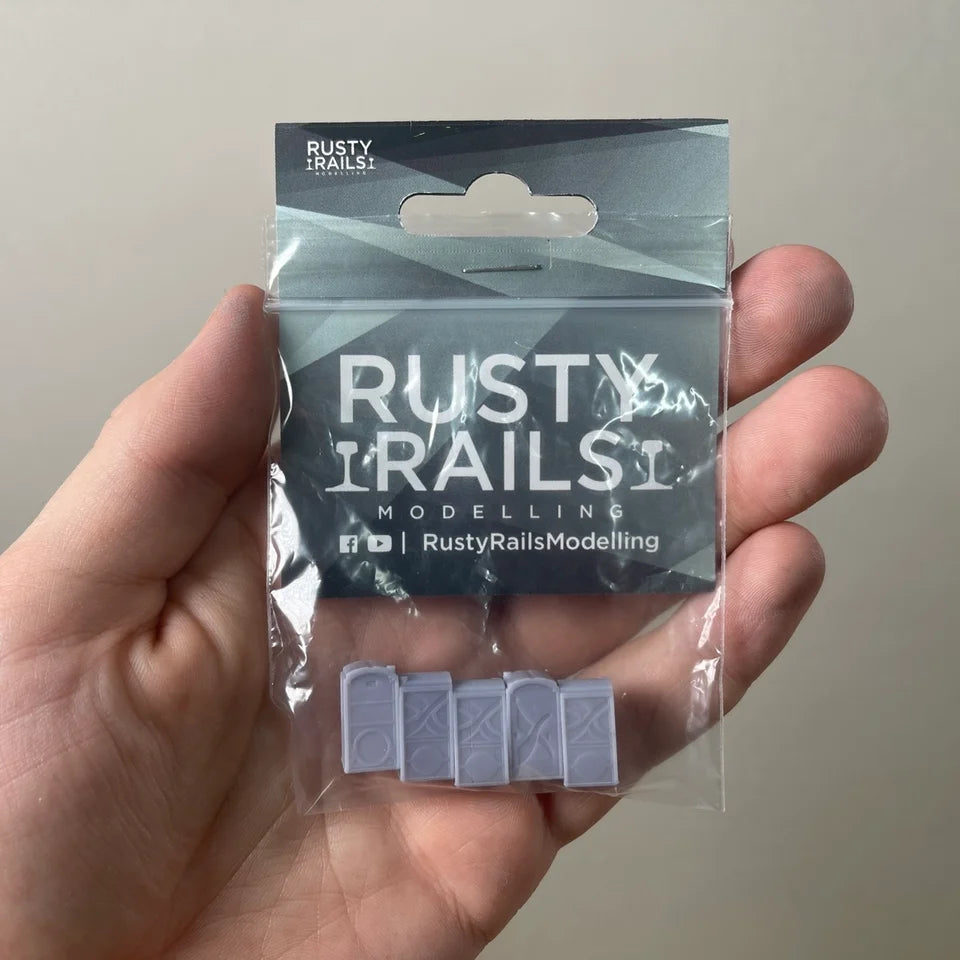 N Gauge Portable Toilets (Pack of 5) - Unpainted Model Kit