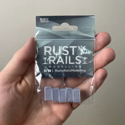 N Gauge Portable Toilets (Pack of 5) - Unpainted Model Kit