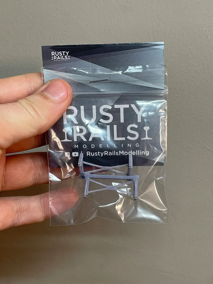 OO Gauge Locomotive Trestles (Pack of 2) - Unpainted