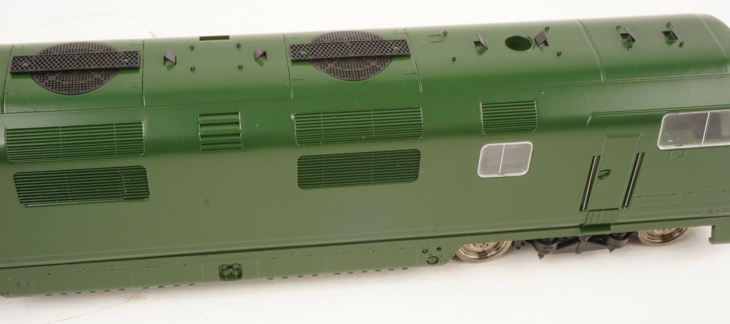 Class 42 'Warship' V1 BR Green 'Sir Brian Robertson' No.D800 Diesel Locomotive - DCC Sound