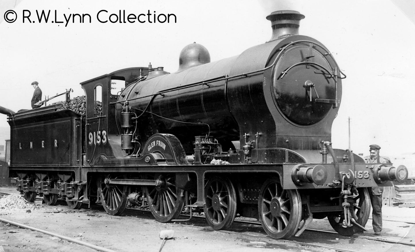 Class D34 ‘Glen’ 4-4-0 9153 “Glen Fruin” LNER Black (Red Lining) (1928-1941) Steam Locomotive