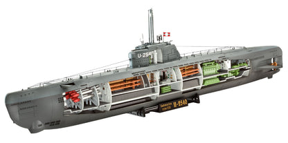 German Submarine Type XXI with Interior (1:144 Scale) Model Kit