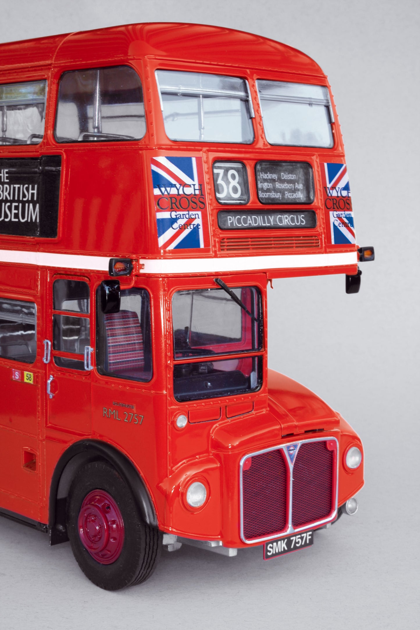 London Bus (1:24 Scale) Model Kit