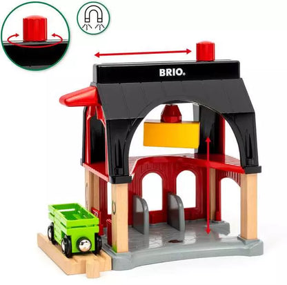 BRIO World Animal Barn